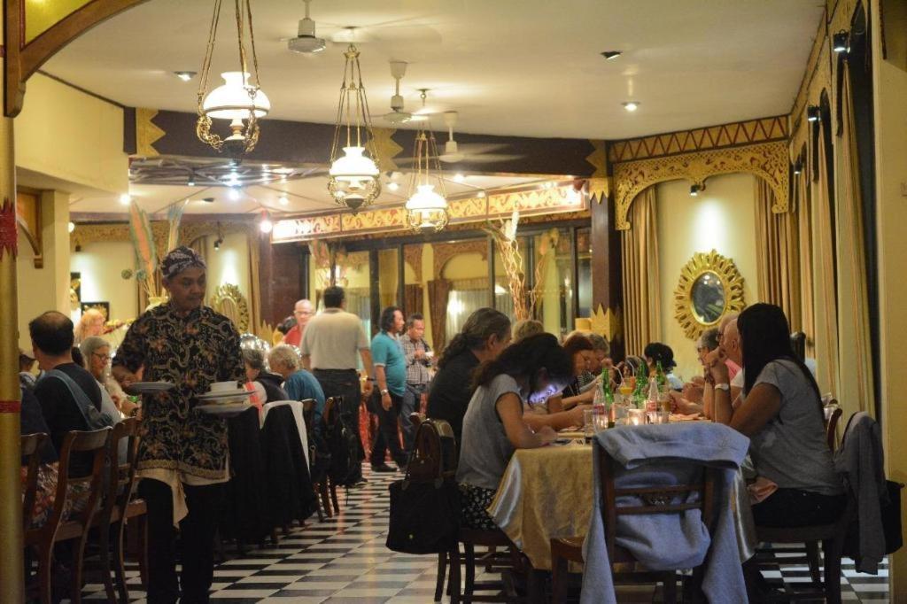 Tasneem Hotel Malioboro Yogyakarta Exterior photo