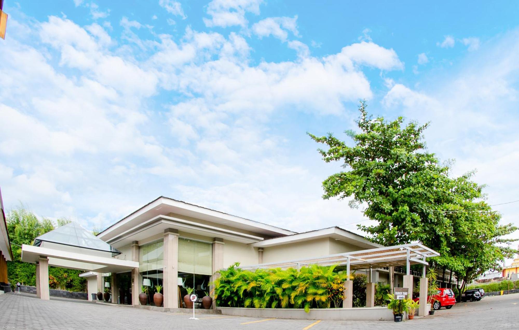 Tasneem Hotel Malioboro Yogyakarta Exterior photo