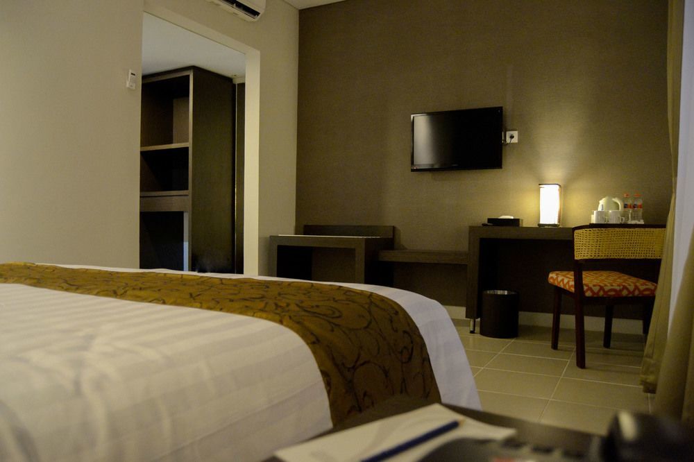 Tasneem Hotel Malioboro Yogyakarta Exterior photo